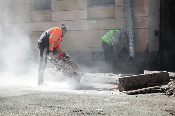 Worker exposed to silica during construction